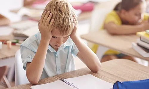 Enfant anxieux à l'école