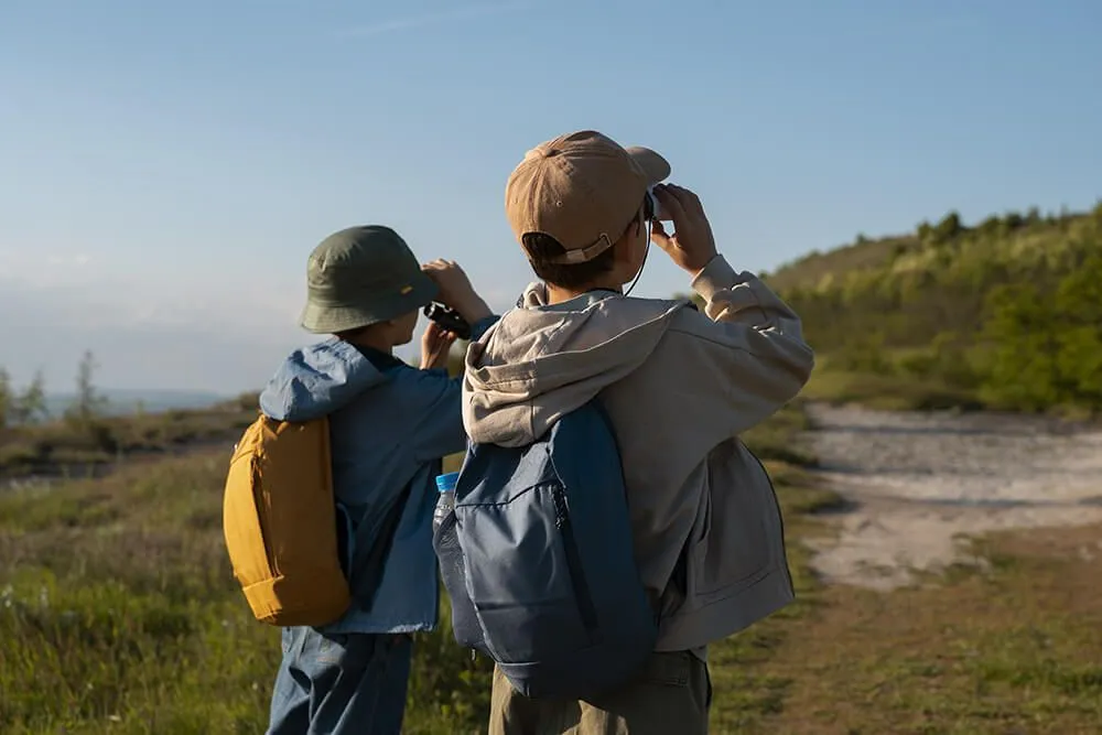 Enfants qui partent en voyage