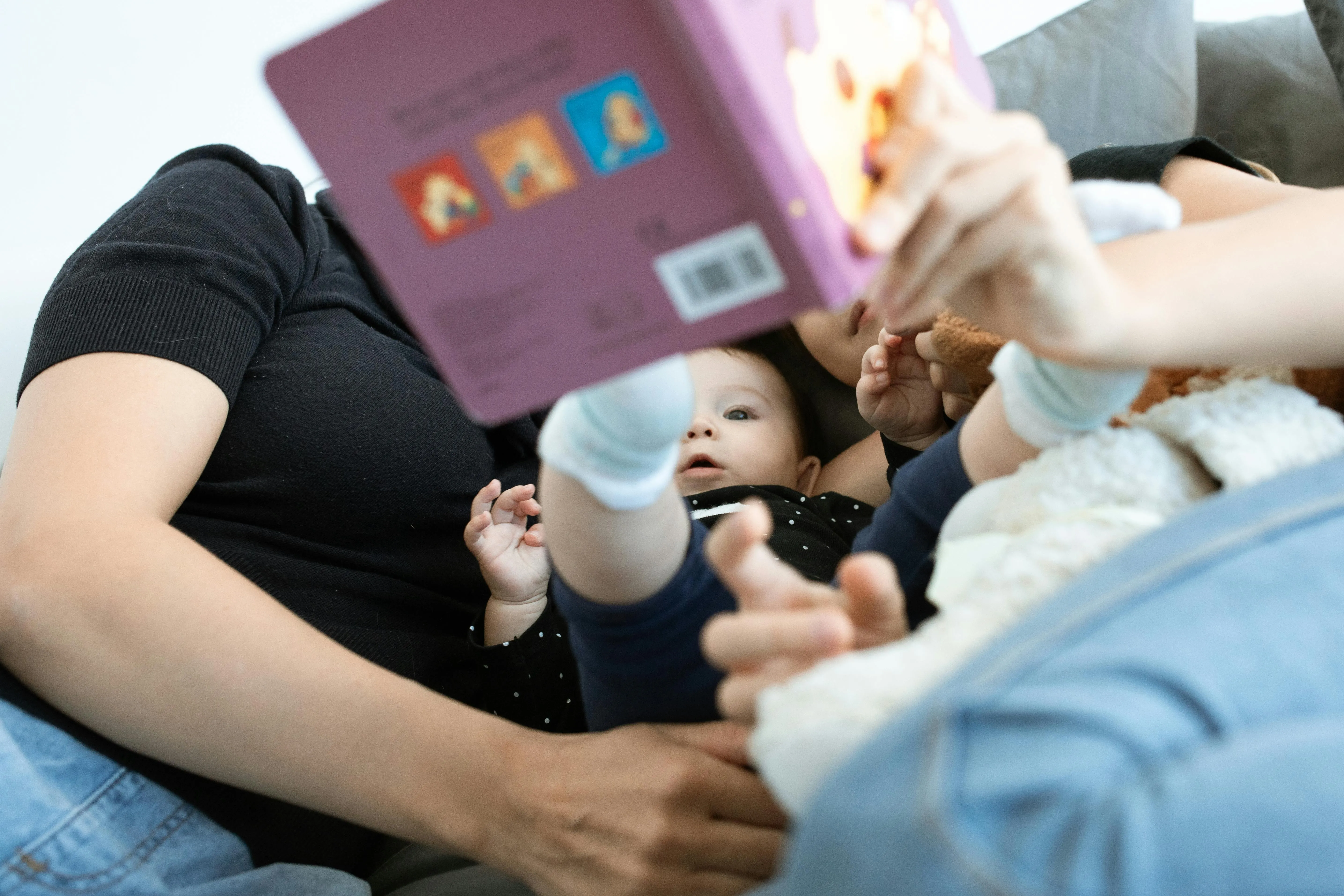 Les livres, superpouvoir des tout-petits : pourquoi lire à votre enfant dès la naissance change tout !