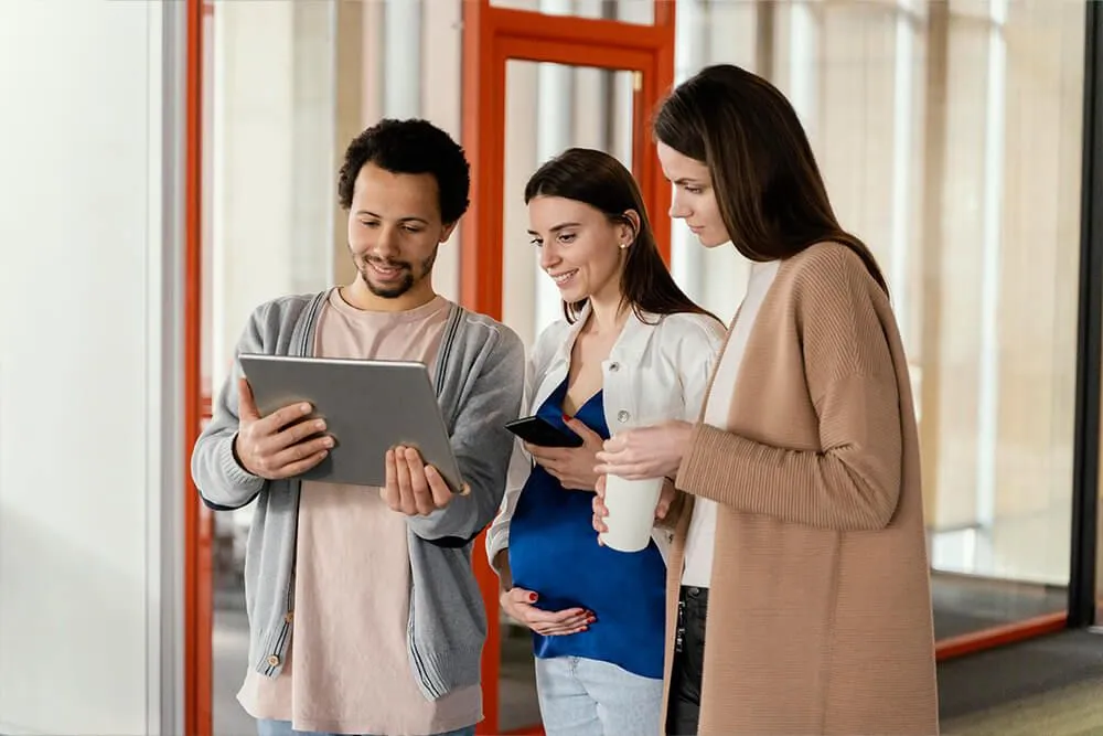 Femme enceinte au travail